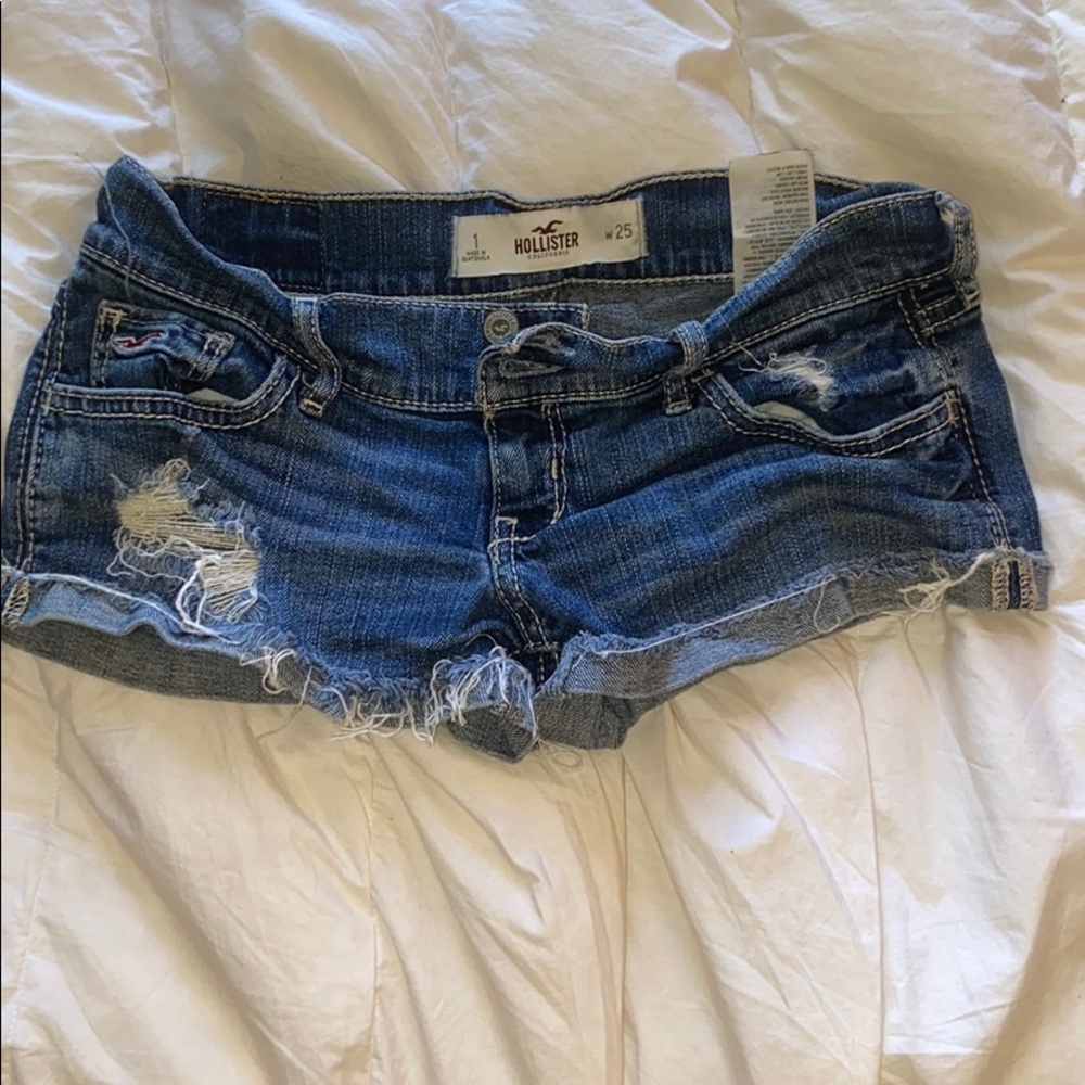 HOLLISTER SHORT SHORTS